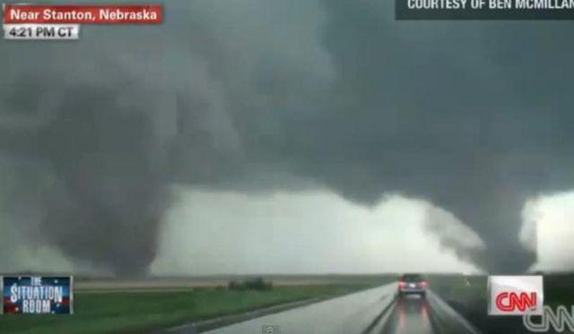 Două tornade gemene au făcut ravagii în Nebraska. O persoană a murit, iar 16 sunt în stare critică (VIDEO)