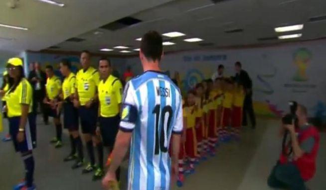 VIDEO INCREDIBIL: Momentul în care un băieţel îşi întâlneşte eroul, pe Lionel Messi. Gestul fotbalistului face înconjurul lumii