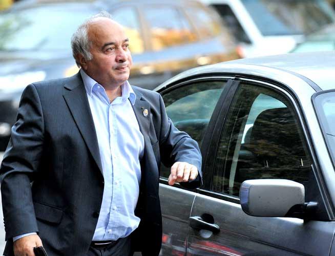 Adrian Rădulescu, intermediarul lui Băsescu în afacerea Nana: „Am învăţat poporul prost. I-am învăţat milogi şi cerşetori şi nu fac nimic fără bani. Sunt mai răi, ca o armată de mercenari“ 