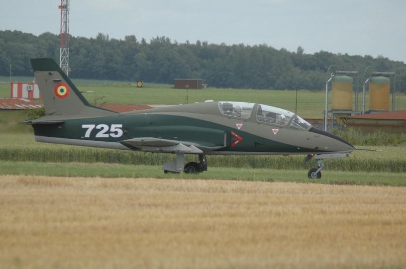 O aeronavă IAR-99 Şoim a aterizat forţat la Baza Aeriană de la Boboc