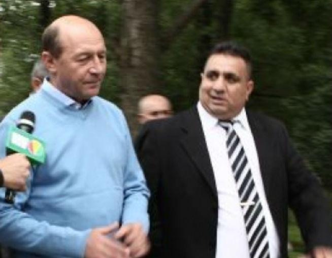 Carneţelul lui Bercea Mondial: Traian Băsescu, 6 miliarde de lei vechi, sponsorizare campanie electorală 2009
