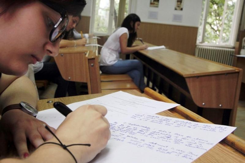 Bacalaureat 2014: Candidaţii vor susţine luni proba scrisă la Limba şi literatura română