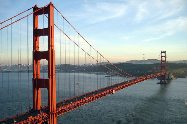 Celebrul pod Golden Gate din San Francisco ar putea fi dotat cu plase pentru prevenirea sinuciderii
