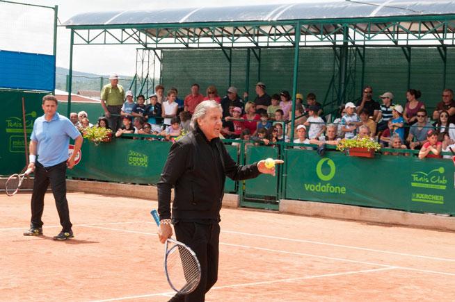 Ilie Năstase a inaugurat Tenis Club Curtea de Argeş
