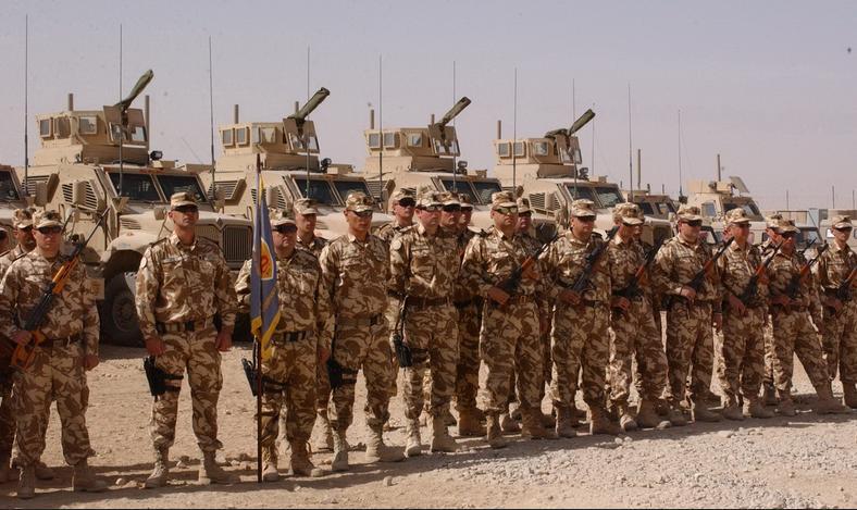 Militarii români se întorc din Afganistan. Ponta: Vă mulţumesc în numele românilor şi vă aşteptăm pe toţi sănătoşi acasă