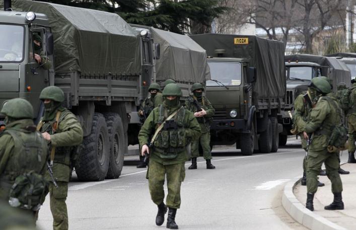 Rusia continuă să comaseze tehnică militară la graniţa cu Ucraina
