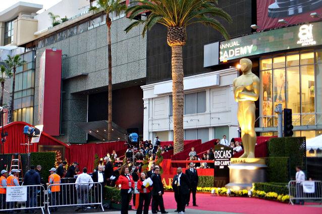 Academia Americană de Film a dat în judecată moştenitorii unui regizor pentru că au vândut statuia Oscar pe care o primise