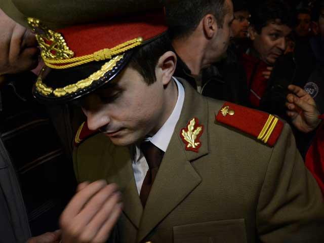 Locotenentul care a venit în uniformă la protestele din 2012, reintegrat în armată. Alexandru Gheorghe a câştigat procesul la ÎCCJ