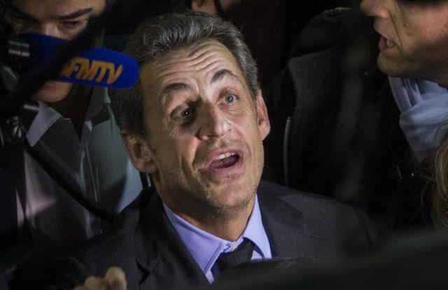 Nicolas Sarkozy, BLOCAT în liftul poliţiei juduciare timp de 20 de minute