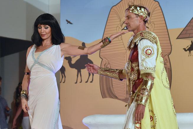 Împăratul roman Cezar şi Cleopatra au deschis carnavalul de la Mamaia