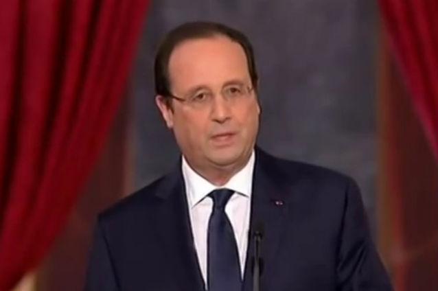 Hollande, huiduit la defilarea de pe Champs-Elysées, de Ziua Franţei