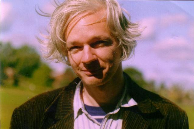 Ordinul de arestare pe numele lui Julian Assange rămâne valabil, a decis un tribunal suedez
