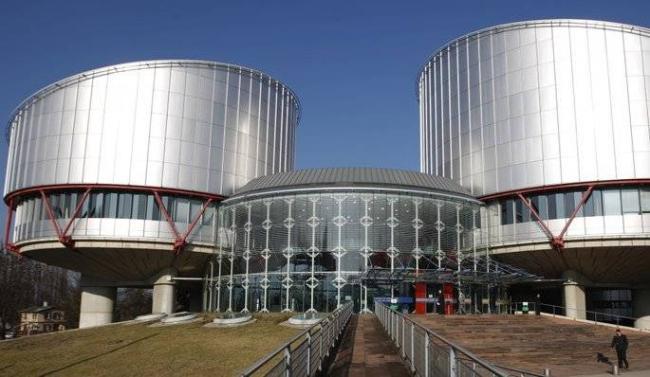 CEDO sancţionează Rusia pentru izolarea inculpaţilor în cuşti, la audierile din tribunal