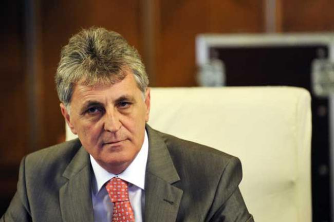 Ministrul Apărării, Mircea Duşa: Avionul prăbuşit în Ucraina era civil. Nu se impune o şedinţă CSAT