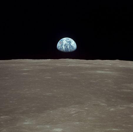 (VIDEO) Echipajul Apollo 11, în drumul spre Lună, a întâlnit un OZN. Un secret păstrat 45 de ani