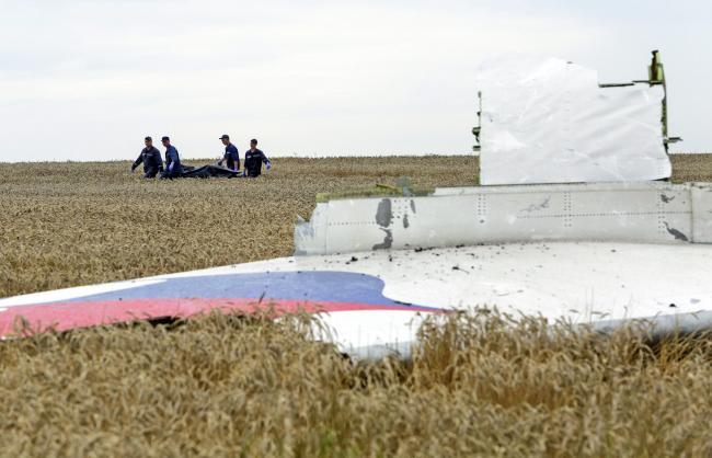 Kievul a cerut oprirea operaţiunilor militare în zona prăbuşirii zborului MH17