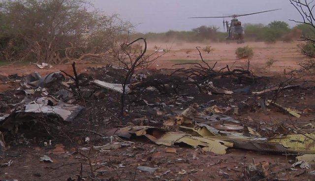 PRIMELE IMAGINI cu epava avionului Air Algerie, prăbuşit în Mali (VIDEO)