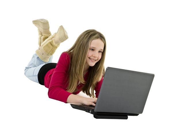Ştii ce face copilul tău pe internet? Cum sunt păcăliţi părinţii de copiii mai abili la computer