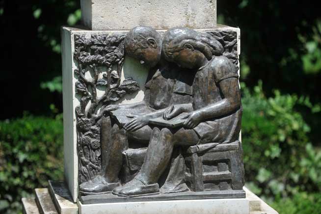 Bucureşti 555. Maica Smara, povestea unei statui din Cişmigiu