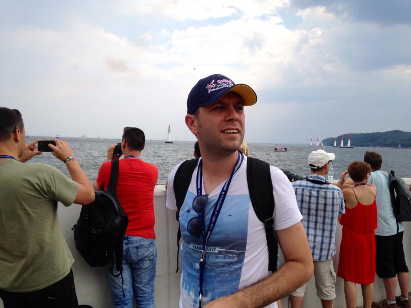 Prezentatorul Observatorului de weekend, Daniel Osmanovici plănuieşte să ia lecţii de pilotaj