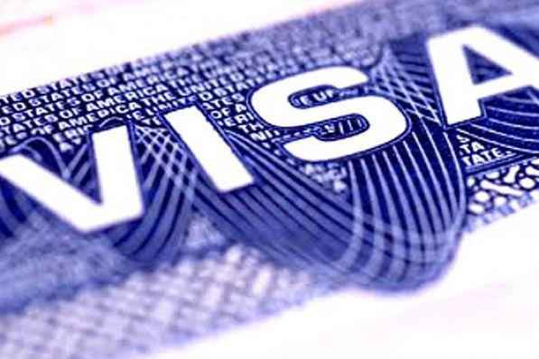  VREŢI SĂ CĂLĂTORIŢI ÎN AMERICA? Sistemul de vize al SUA, în pană. Problemele vin de la Oracle