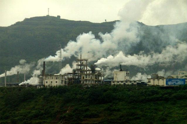 Autorităţile din Beijing interzic folosirea cărbunelui pentru a reduce poluarea