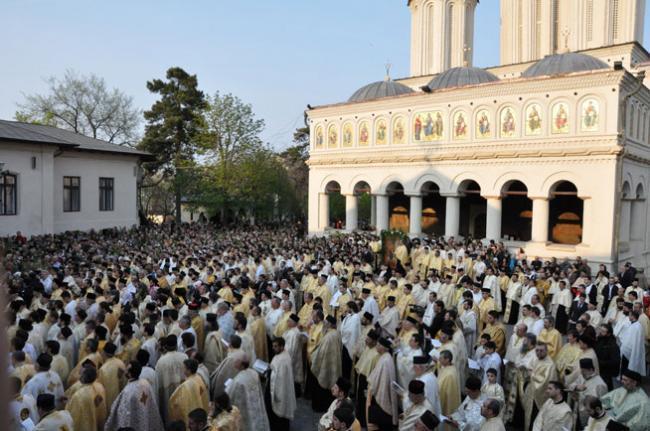 Patriarhia Română: Biserica dezaprobă confruntarea politică motivată religios