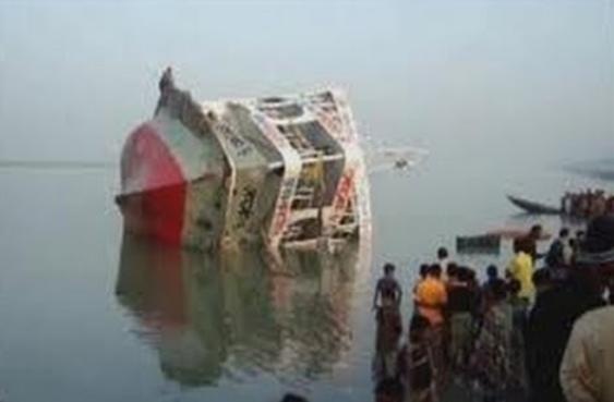 Tragedie în Bangladesh: Peste 100 de oameni sunt daţi dispăruţi, după ce feribotul în care se aflau s-a răsturnat