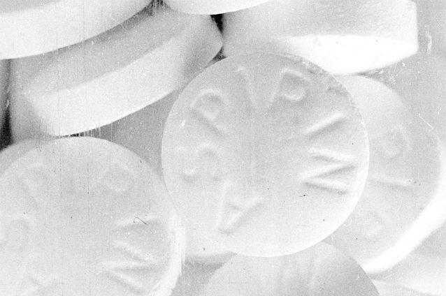 Doza zilnică de aspirină &quot;poate reduce riscul de cancer&quot; (STUDIU)