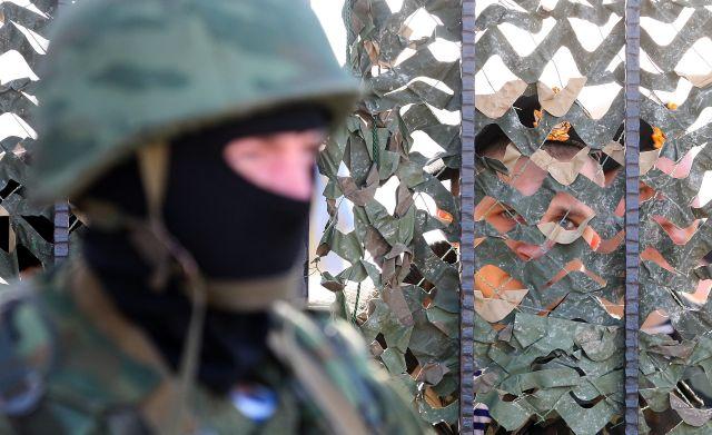 NATO: Rusia a masat 20.000 de soldaţi la graniţa cu Ucraina şi ar putea interveni folosind ca pretext situaţia umanitară