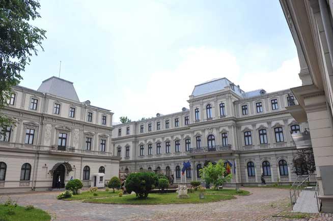 Bucureşti 555, Palatul Romanit construit ca la Petersburg