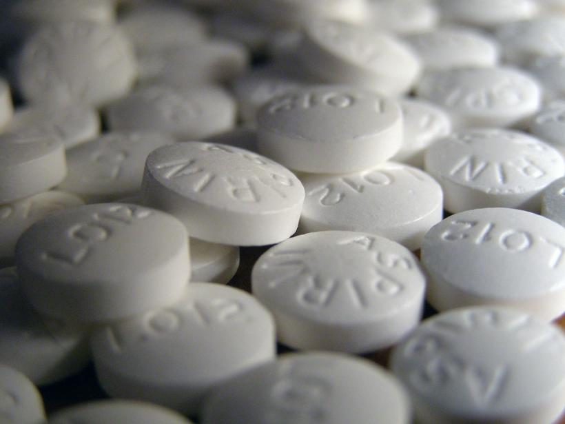 O aspirină pe zi te salvează de cancer!