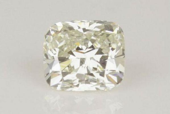 Diamant picat din cer în valoare de 15.000 de euro, disponibil pentru oricine este capabil să-l găsească