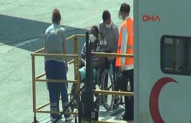 Panică într-un avion care zbura din Lagos către Istanbul. O femeie suspectată de Ebola, plasată în carantină