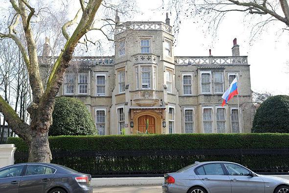 Ambasadorul Rusiei, convocat la MAE britanic pentru a da explicaţii privind incursiunea militară rusă în Ucraina