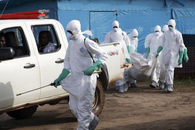 OMS: “Ebola e mult subestimată”. Cum păcăleşte virusul sistemul imunitar 