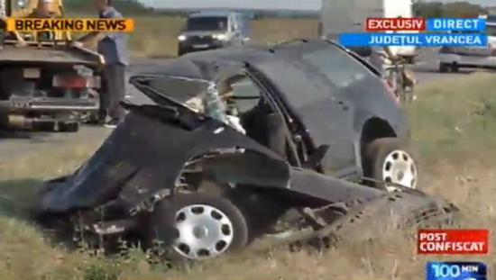 TRAGEDIE la ieşirea din Adjud: Şase persoane au murit şi două sunt rănite după ce două maşini s-au ciocnit frontal