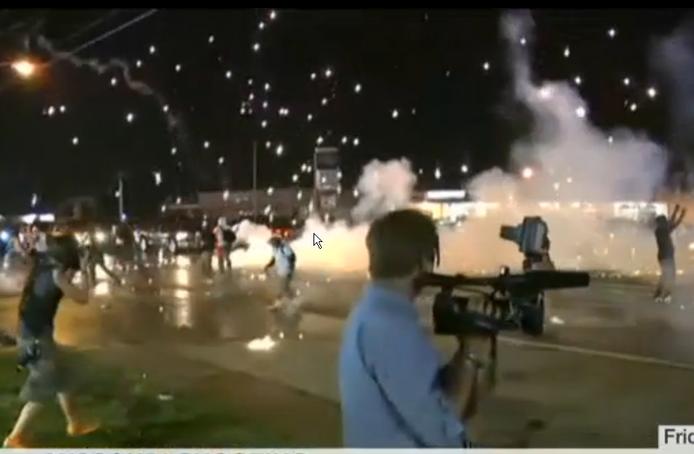 O înregistrare VIDEO distribuită de Poliţie a reaprins răscoala din Ferguson - SUA