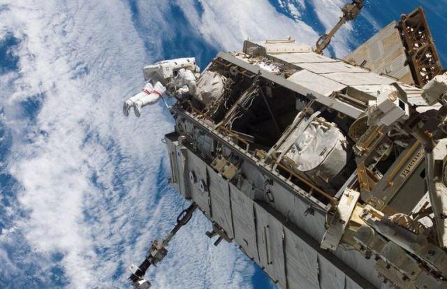 DESCOPERIRE UNICĂ pe ISS! Ce au găsit oamenii de ştiinţă ataşat de pereţii exteriori ai avanpostului spaţial. &quot;E INEXPLICABIL!&quot; (VIDEO)  