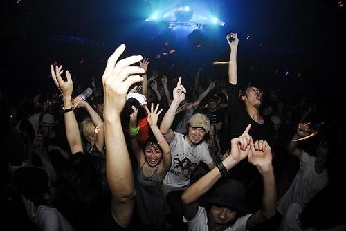 Japonezii se mobilizează împotriva interdicţiei de a dansa noaptea în discoteci