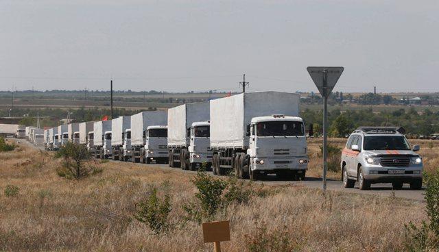 Convoiul rusesc a intrat în Ucraina fără permisiunea Kievului. NATO are informaţii că trupe ruseşti se grupează la graniţă