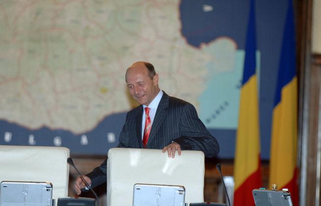 Oamenii lui Băsescu T. au devalizat România