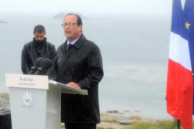 Franţa: Cea mai gravă criză politică de la alegerea lui Hollande. Marţi va fi prezentat un nou Guvern