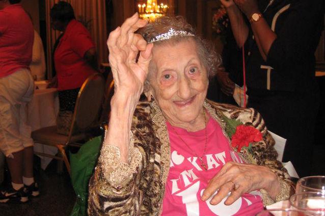 Record de vârstă printre utilizatorii reţelelor sociale: o femeie de 104 ani
