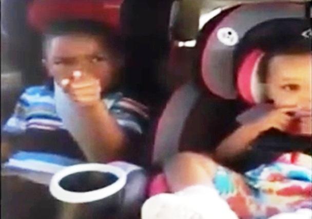 &quot;Este exasperant!'&quot; Reacția fabuloasă a unui copil când află că mămica lui este din nou însărcinată (VIDEO)