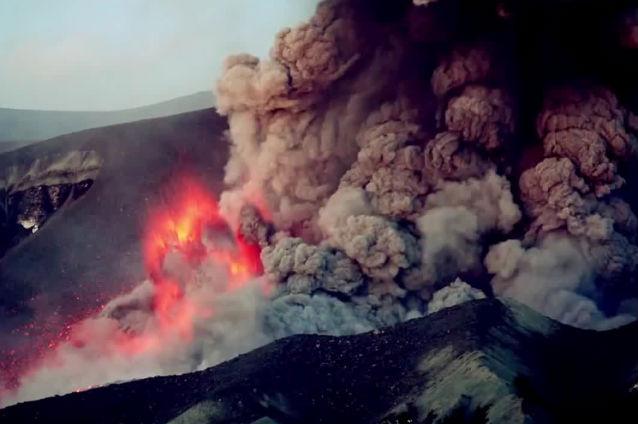Codul de alertă aviatică din cauza erupţiei a vulcanului Bardarbunga, coborât la nivelul PORTOCALIU