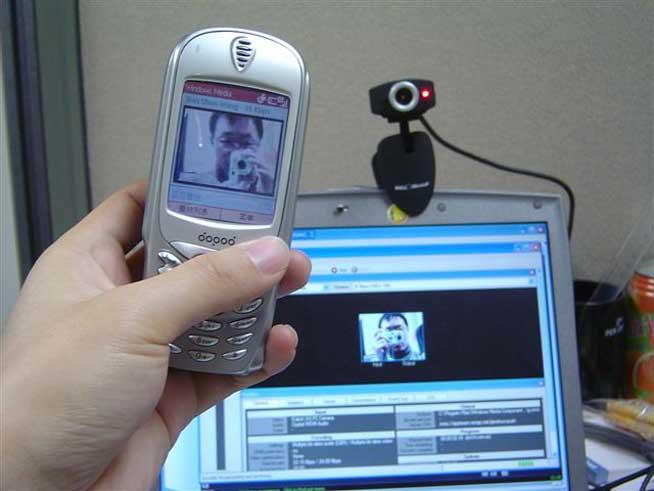 Ştiai că eşti spionat prin webcam? Iată cum să te protejezi