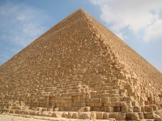 Egiptul a recuperat fragmentele din piramida lui Keops, furate anul trecut de doi oameni de știință germani. Ce credeau cercetătorii