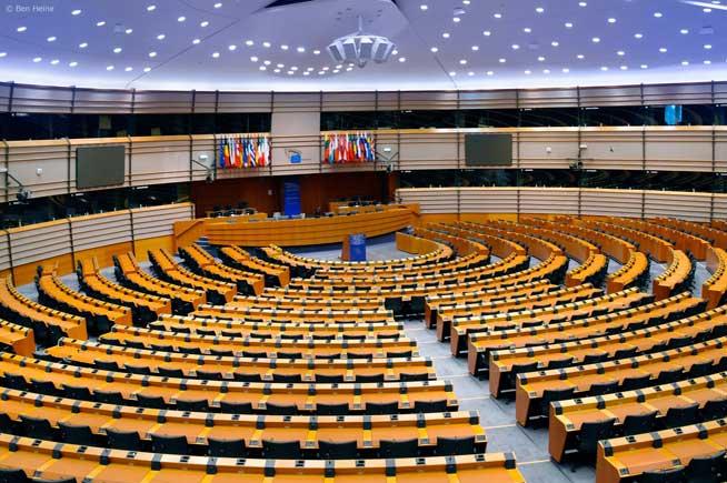 Parlamentul European aprobă ajutorul pentru muncitorii disponibilizaţi din România