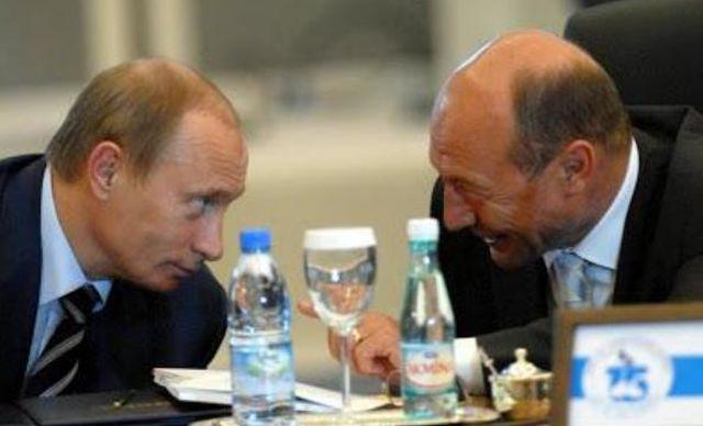 Putin, ca Băsescu: Arestează adversarii şi le confiscă averile